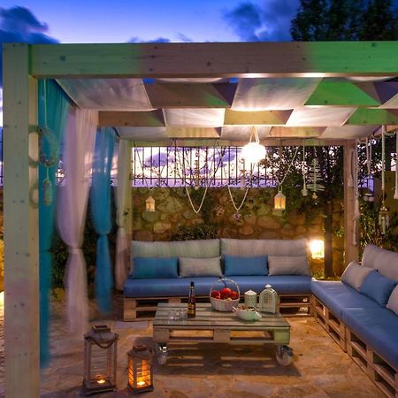 Azzuro Villa With Private Pool By Estia แอร์ซอนิสซอส ภายนอก รูปภาพ